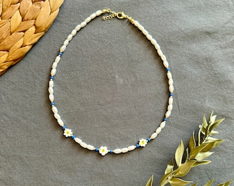Handmade Beaded Necklace with Daisy , Daisy Pearl Jewelry