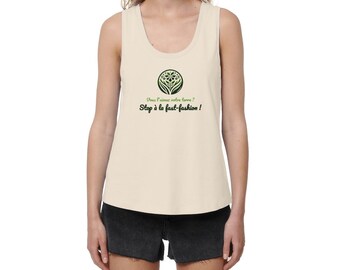 Camiseta holgada de tirantes para mujer confeccionada en algodón orgánico. ¿Amas tu tierra? ¡Basta de moda rápida!