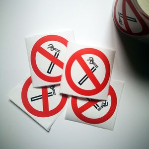 Autocollants interdiction de fumer. No smoking. 9,8 x 9,8 cm. Vendus par 5.