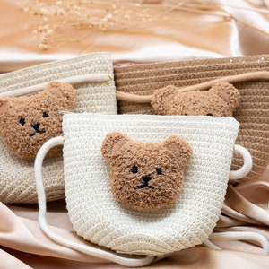 Hängetasche mit Bär aus Rattan - Umhängetasche - Kindertasche - Kinder Accessoires - Bärenkopf - verstellbar