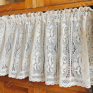 Vintage Crochet Valance Curtain: Farmhouse Kitchen Drapes