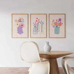 Juego de 3 impresiones de jarrones con flores, póster de ramo floral pastel, arte de pared de galería bohemio abstracto, decoración coqueta