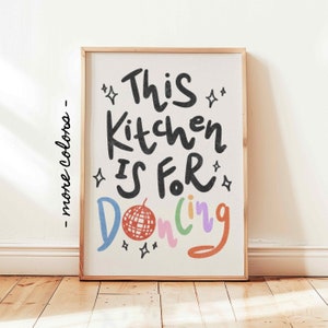 Impresión "Esta cocina es para bailar", impresión de bola de discoteca retro, decoración de pared colorida