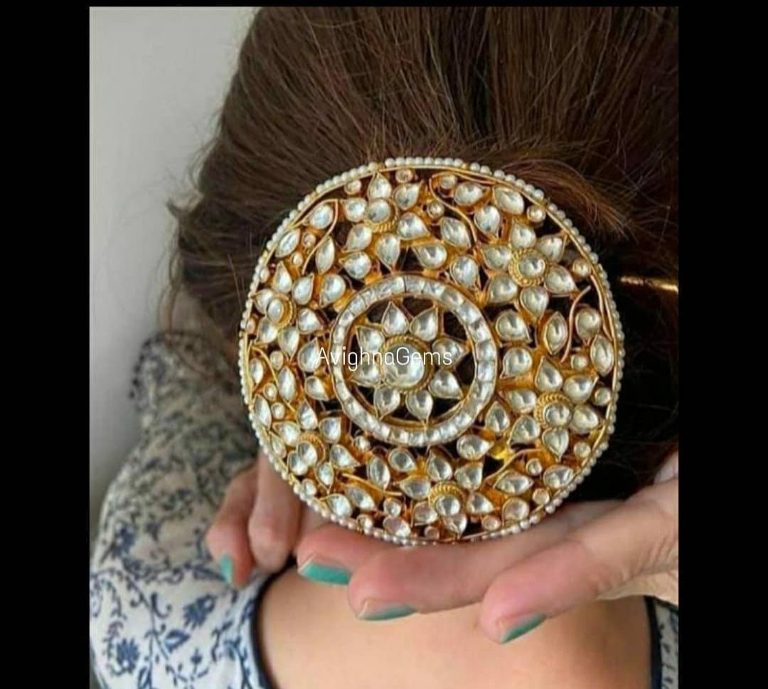 Hair brooch for bun discount