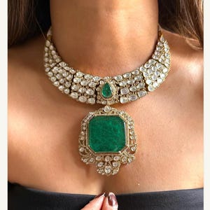 Green Kundan Emerald Moissanite polki Doublet Stone Necklace Sabyasachi Necklace Statement Necklace, Semi Precious Designer necklace Set