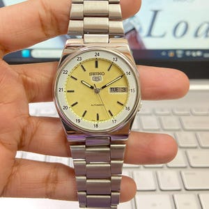 Vintage 1988 Seiko 5 Automatic 7009-316J Day-Date Japanese Men's Wrist Watch