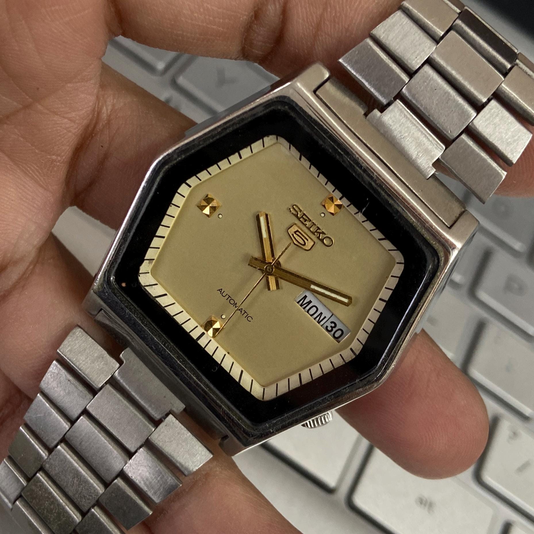 Seiko 5 automatic 1982 deals