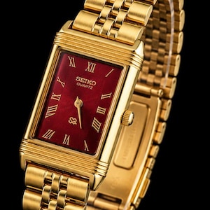 Vintage Seiko Tank Reverse Style Quartz Rotes Gesicht 28 MM Gold Gehäuse Herrenuhr
