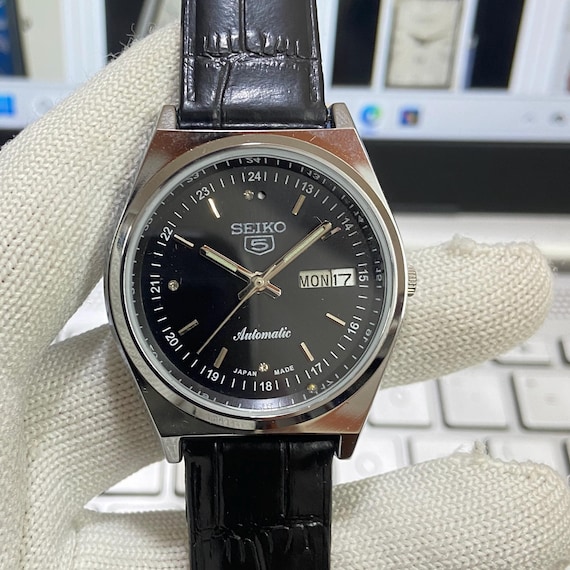 SEIKO5自動巻き 腕時計 黒文字盤 日付表示 ヴィンテージ セイコー5 自動巻き メンズ腕時計：ブラックフェイス