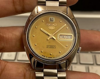 Reloj de pulsera japonés Seiko 5 automático vintage de 1993, 7009-6001, esfera dorada, día y fecha, para hombre.