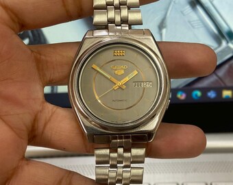 Vintage 1993 Seiko 5 Automatic 7009-3130 Day-date Japanese Men's