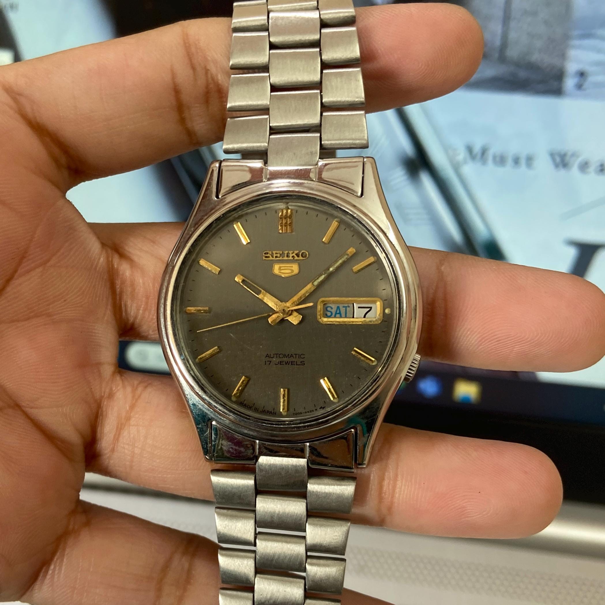 Vintage 1974 Seiko 5 Automatic 7019-5260 Day-date Japanese Men's