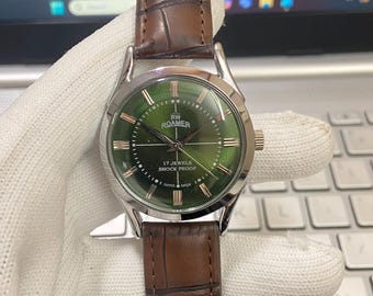 Vintage Roamer Mechanical Watch: Refurbished 17 Jewels, Green Face