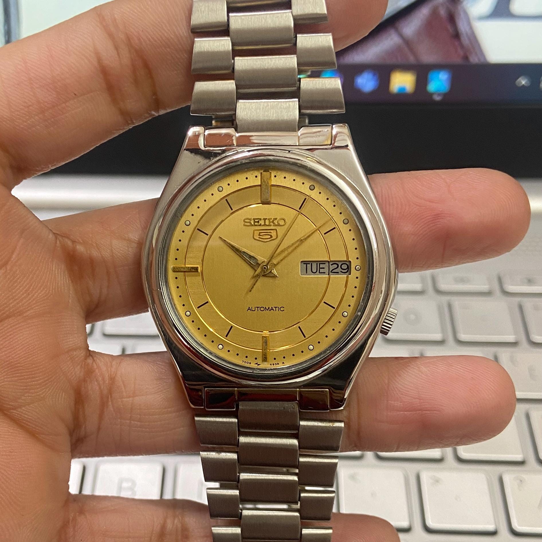 Vintage 1986 Seiko 5 Automatic 7009-3170 Day-date Japanese