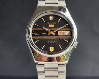 Vintage 1976 Seiko 5 Automatic Watch: Black Face, Day-date