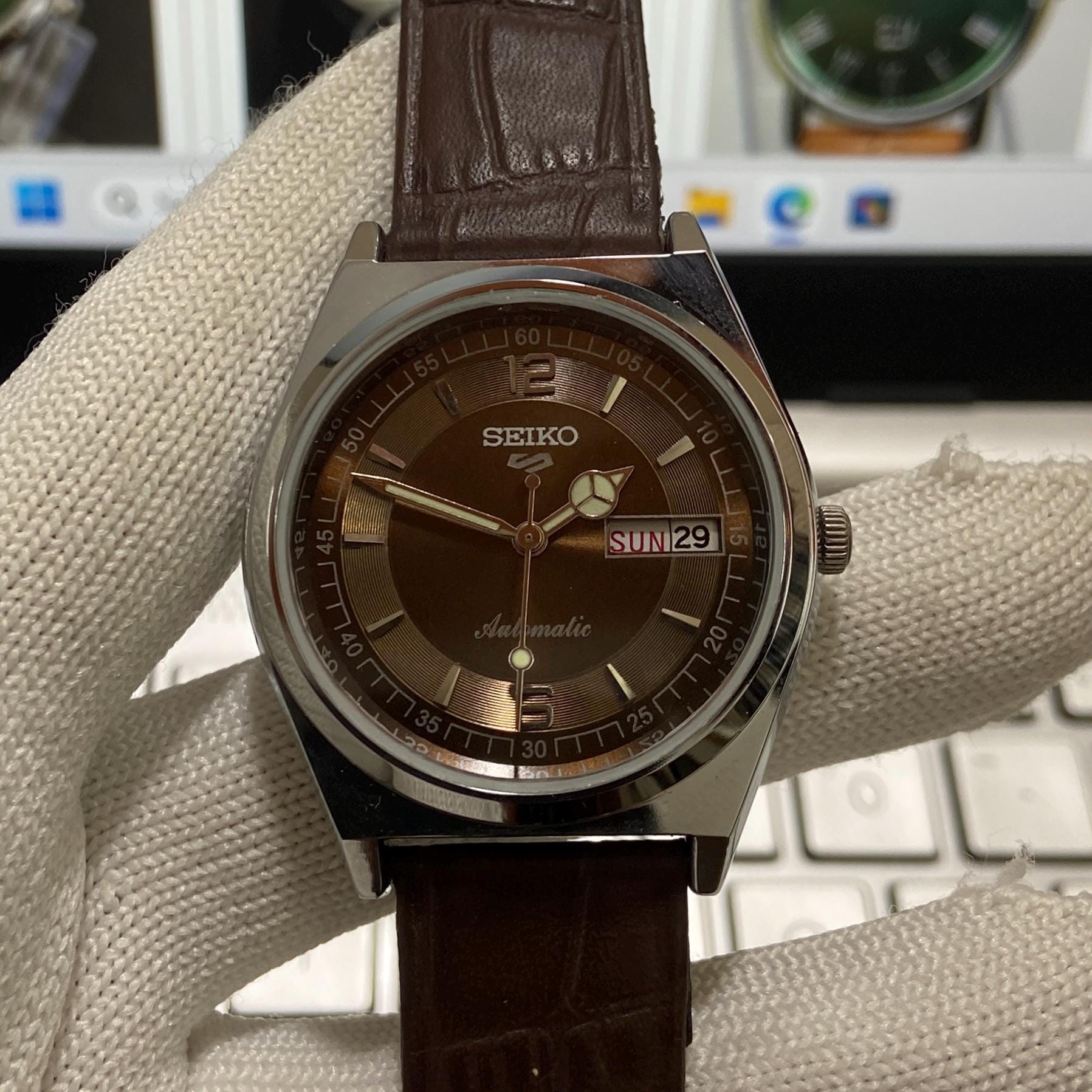 SEIKO 5 自動巻き時計 7009-316A Seiko 5 Automatic 7009-316A – The Wrist Watcher