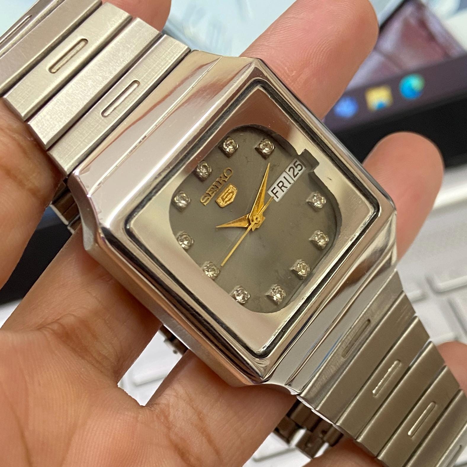 Vintage 1993 Seiko 5 Automatic 6349-5000 Day-date Japanese Men's