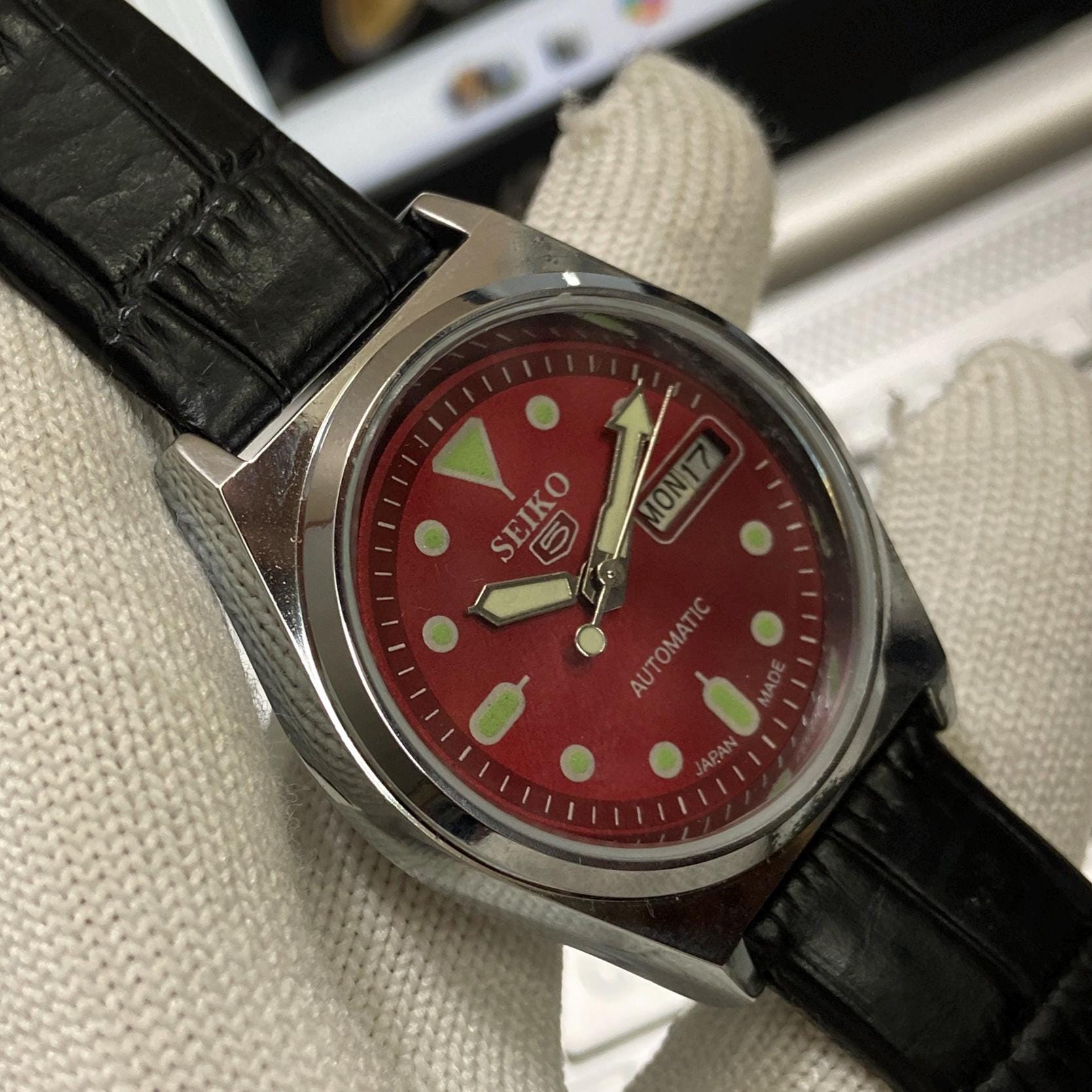 ヴィンテージ セイコー5 自動巻き腕時計、レッドフェイス 36mm - Etsy 日本