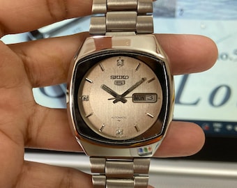 Vintage 1993 Seiko 5 Automatic 7009-5200 Day-Date Japanese Men's Wrist Watch