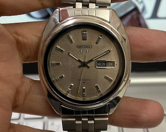 Vintage 1980 Seiko 5 Automatic 7009-8081 Day-Date Japanese Men's Wrist Watch