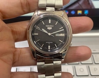 Vintage 1992 Seiko 5 Automatic 7009-4040 Day-Date Japanese Men's Wrist Watch
