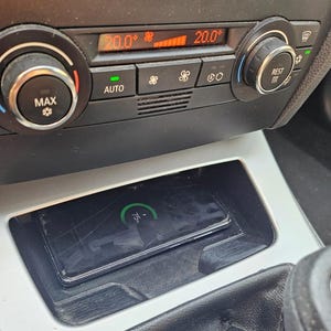 BMW E90 E91 E92 E93 Bezprzewodowa ładowarka do telefonu, szybkie ładowanie