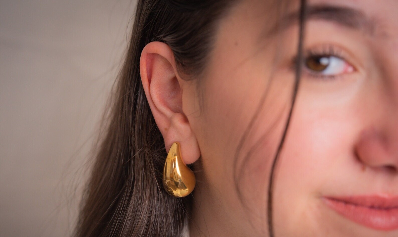 Etsy Bottega Veneta drop earring dupes in gold.