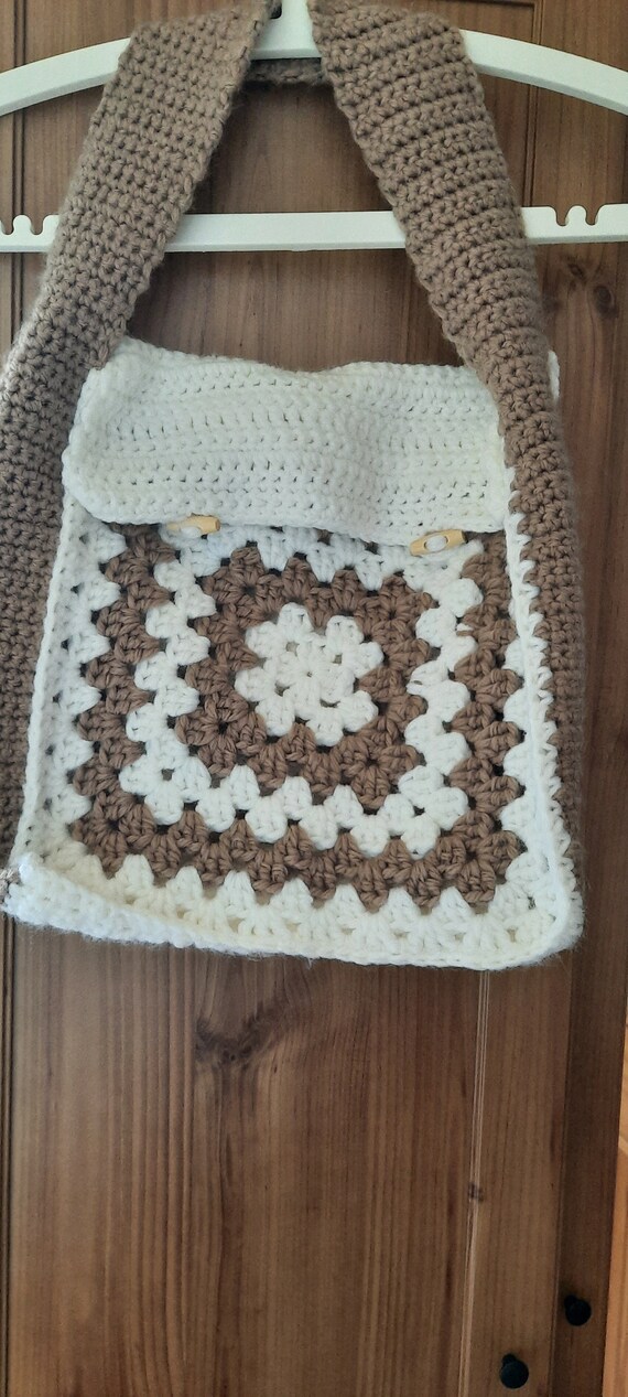 Crochet Shoulder Bag – Style, Comfort and Sustainability in One!