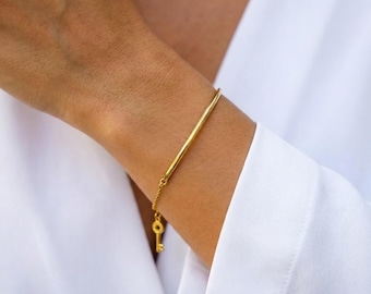 14K Gold Thin Chain Bracelet,Link Chain Bracelet,14K Thin Slip On Bracelet,Cuff Bracelet,Minimalist & Elegant Style,Timeless Gift for Her