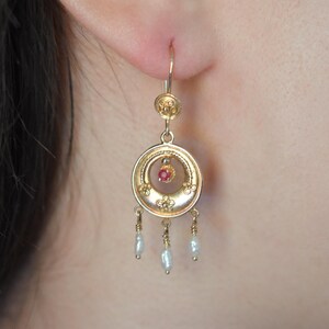 14K Gold Naturperlen und Rubin Huggie Hoop Ohrringe, Naturstein Ohrringe, Boho Schmuck, Boho ChicÄsthetische Kollektion, Boho Geschenk für Sie