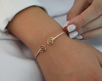 14K Gold Spiral Bracelet,Spiral Bangle,Dainty Bracelet,Greek Round Swirl,Minimal 14K Spiral Bracelet,Dainty Gold Bracelet,Circle of Life