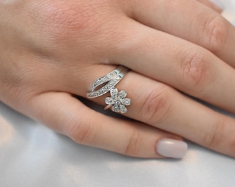 14K White Solid Gold Flower Ring,Elegant Unique Design Jewellery Ring,14K Wedding Ring,14K Flower Ring,Flower Jewellery, Gift for Her