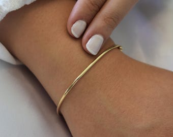 14k Plain Gold Classic Thin Bangle,Slip on Bracelet,Handmade Gold Bangle Bracelet,Stacking Round Bangle,Elegant Round Bangle for Her