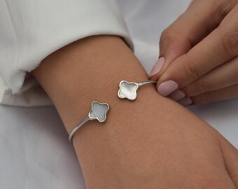 14K Clover Bangle Bracelet,White Gold Clover Mother of Pearl Bangle,Clover Bracelet,Gift for Mom & Her,Lucky Clover Gold Cuff Bangle
