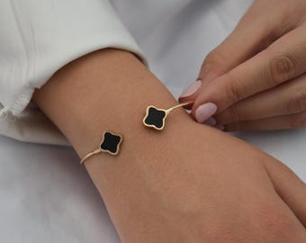 14K Clover Bangle Bracelet,Yellow Gold Clover Onyx Bangle,Clover Bracelet,Gift for Mom & Her,Onyx Clover Gold Cuff Bangle