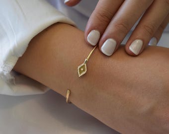14K Gold Evil Eye Bracelet,14K Protective Jewelry,Stacking Bangle Bracelet,Gold Bangle Bracelet,Diamond Dainty Gold Bracelet,Gift for Her