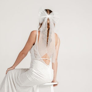 The Veil Atelier Adeline Glitter Bridal Bow tulle Veil