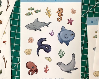 Przyjaciele morza – Arkusz naklejek ze zwierzętami morskimi i życiem morskim | Urocze naklejki morskie | Dekoracja do planera Bullet Journal | Ilustracja z motywem wodnym