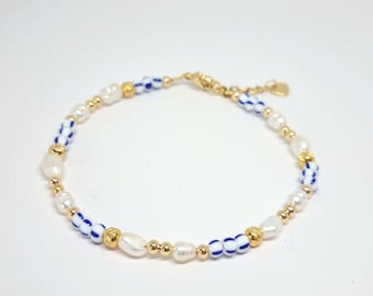 bracelet with freshwater pearls