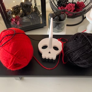 STL | Skull Yarn Spinner | Perfect For Knitting And Crocheting | Crafting Tool | Digital Download | File Only | 3D Printing | Spooky Craft