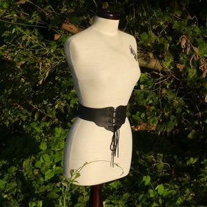 black vegan faux leather underbust corset belt Bild 2