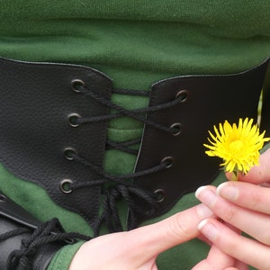 black vegan faux leather underbust corset belt Bild 8