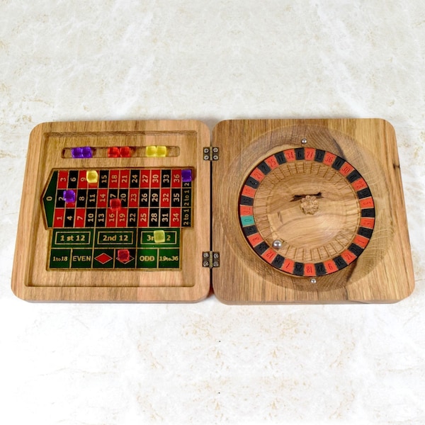 Mini roulette européenne et son tapis en bois et résine époxy casino