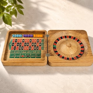 Mini European roulette and its wooden and epoxy resin casino mat