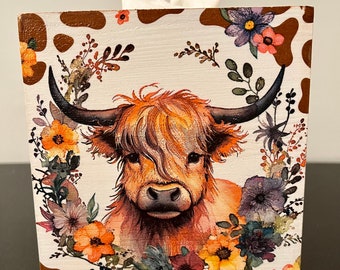 Highland Cow and Flowers Tissue Box Cover - Charming Farmhouse Decor