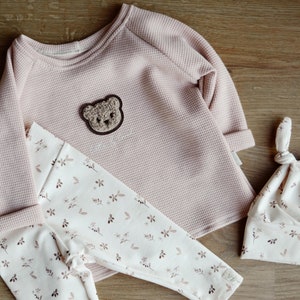 Sweater personalisierbar Name Teddy Geschenk zur Geburt Baby Pullover Bild 1