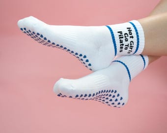 Fitness grip sock for workout Pilates non slip sock for women yoga practice footwear for pilates and barre anti slip sock for fitness class