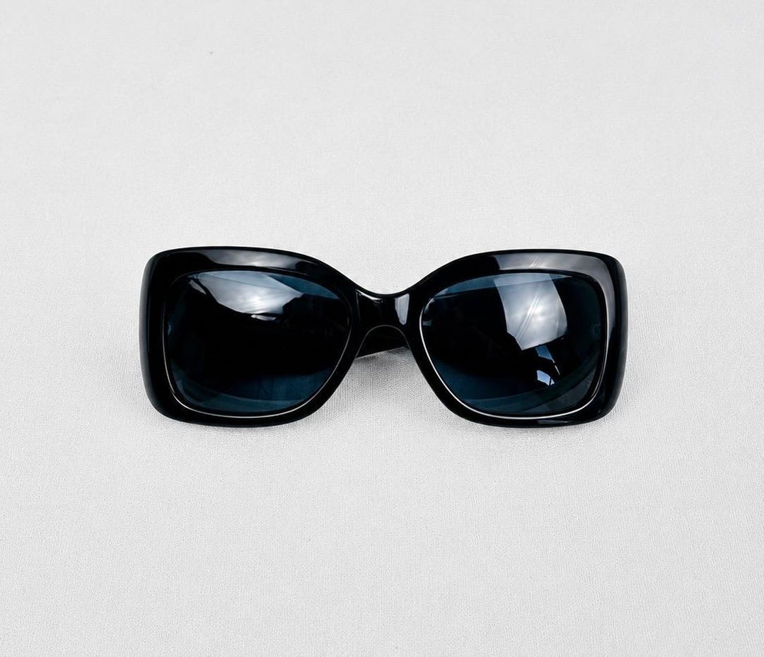 小物 CHANEL archive sunglasses eyewear y2k. Vintage Chanel Archive Sunglasses – Rare Sculptural Quilted Black
