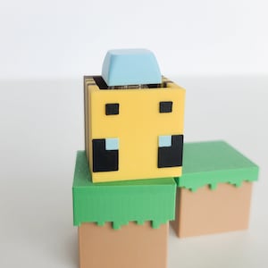 Cute Minecraft Bee Keyboard Switch Holder | Mechanical Keycap Holder | Fidget Toy | Cute Cozy Gaming | Desk Decor