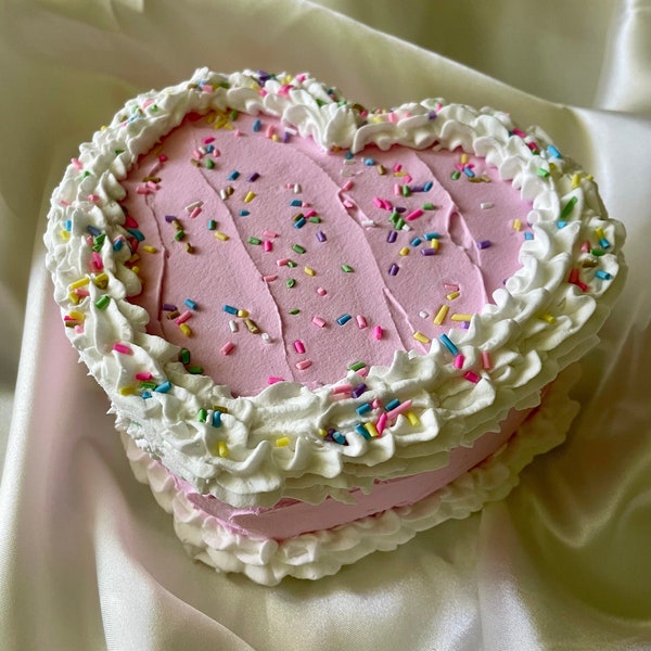 Fake Kuchen Schmuckschatulle mit Fake Backen Sprinkles - "The Vivian"